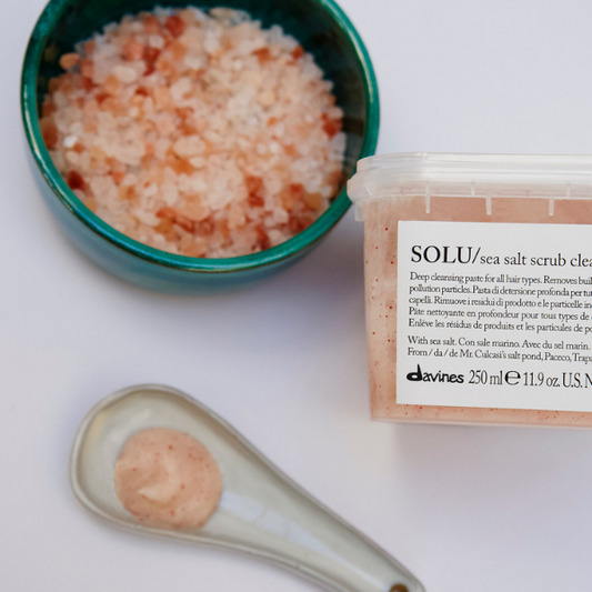 Davines SOLU Sea Salt Scrub Cleanser – 250 ml